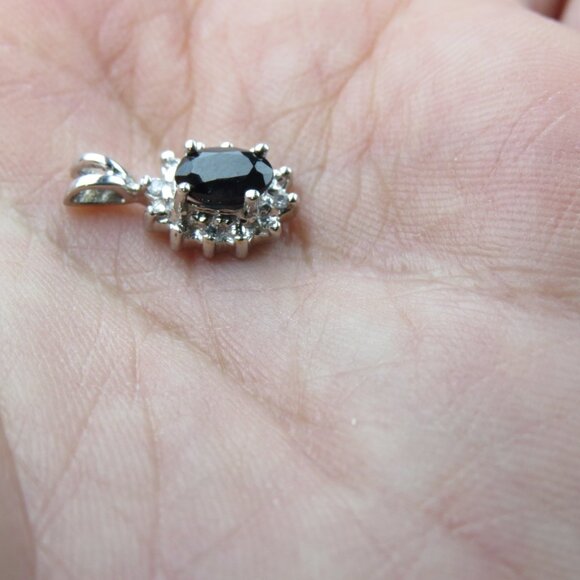 $850 10k Gold Diamond & Sapphire Pendent - Picture 3 of 3